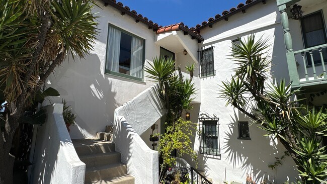 Foto del edificio - 2454 Kenilworth Ave