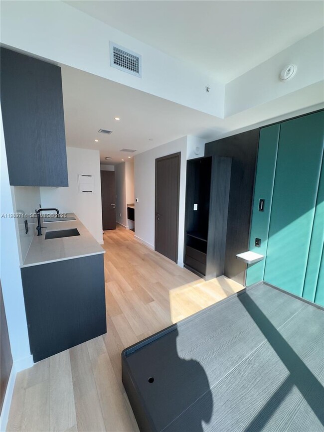 Foto del edificio - 20 NE 11th St