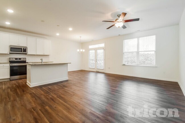 Foto del edificio - 2150 Rosemary Park Ln