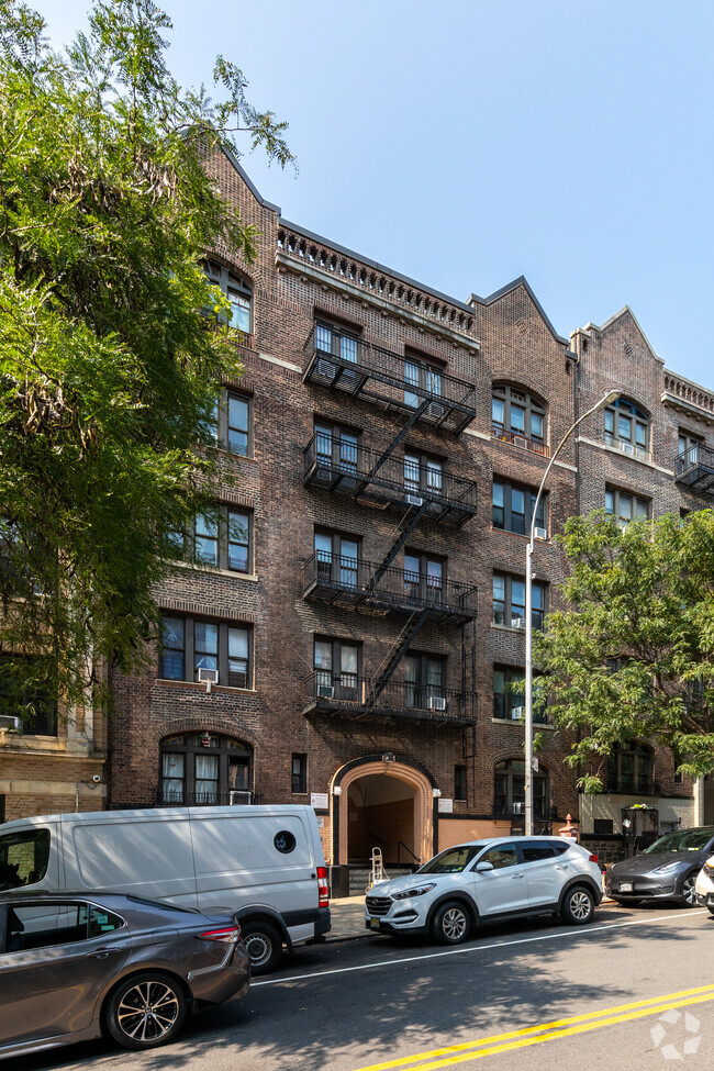 682 Academy St, New York, NY 10034 - Apartments in New York, NY ...