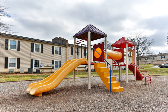 playground - Hampton Creste Apartments