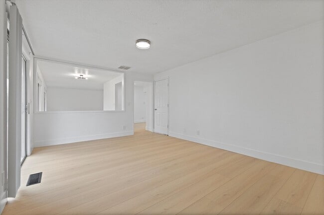 Building Photo - Charming 3-Bedroom Home on Quiet Cul-de-Sac