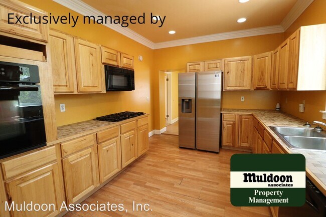 Building Photo - 5 br, 2 bath House - 1524 E Orman Ave