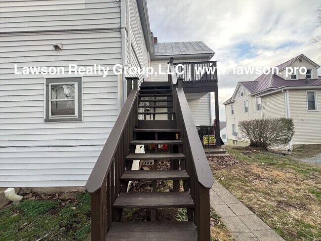 Foto del edificio - 360 Mountain Ave SW