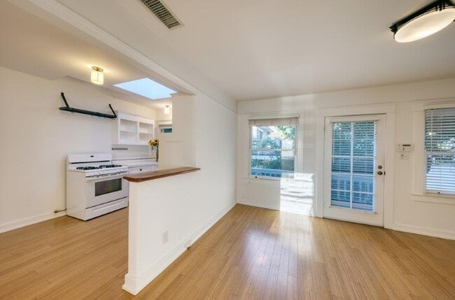 Pictures of Unit A (Same Size etc.) - 3008 3rd St