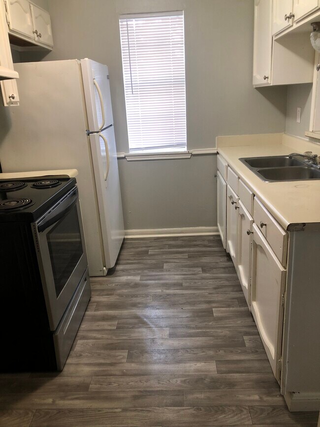 Foto del edificio - 304 Loire Ave