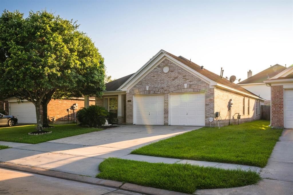 Primary Photo - 2904 Fountain Brook Ct