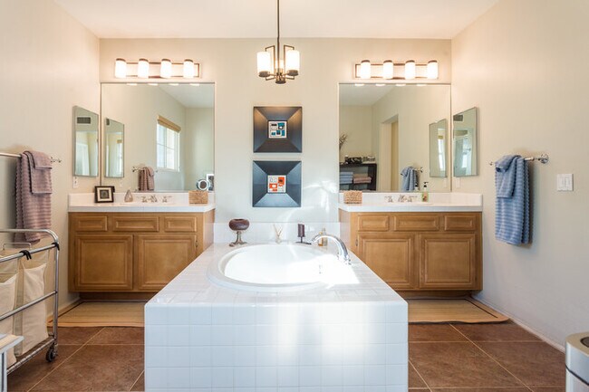 Master Bath - 19 Whispering Willow Ct