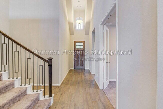 Foto del edificio - 6102 Grace Falls Dr