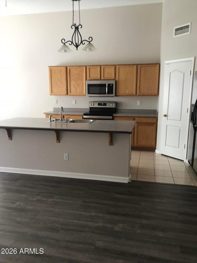 Building Photo - 5123 E Libby St