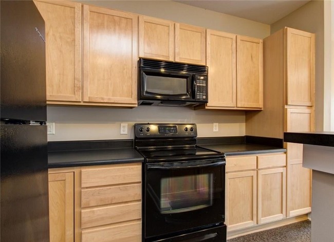 Lots of cabinets - 411 W Washington St