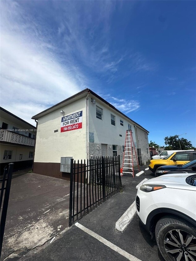 Primary Photo - 2151 NW 7th St