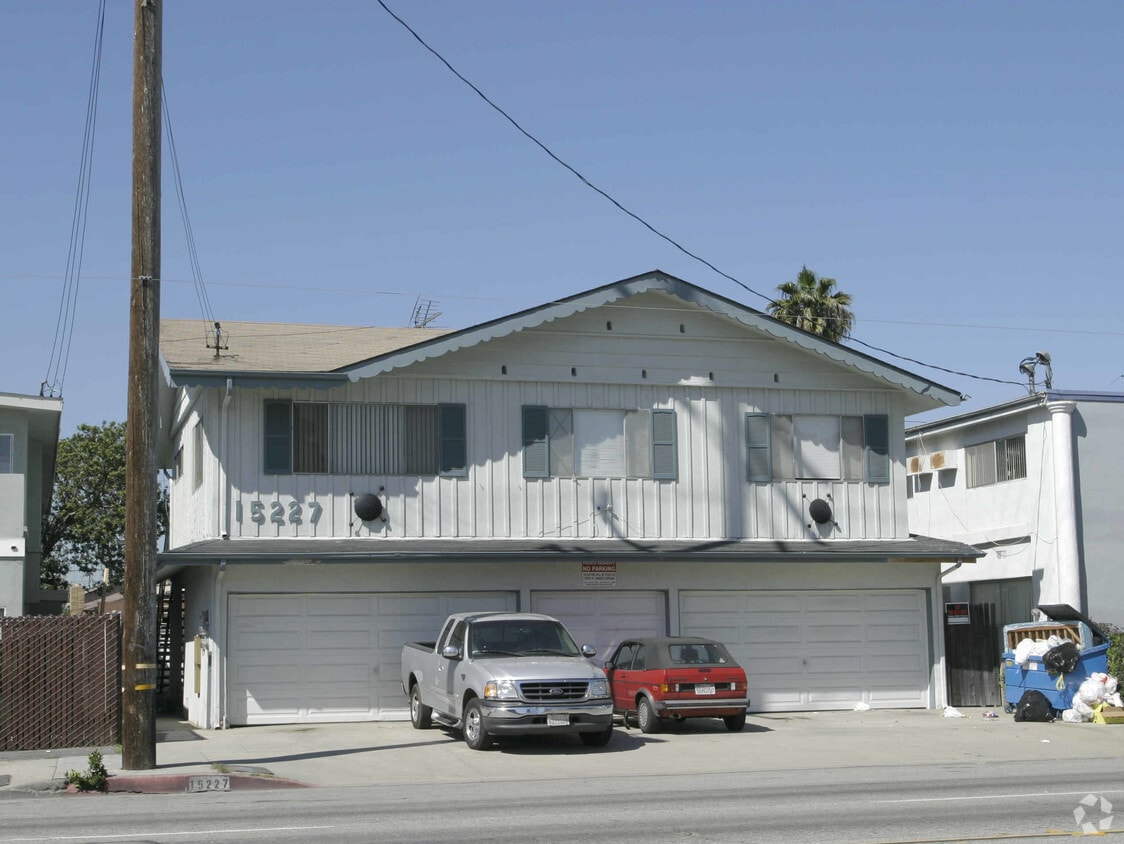 Building Photo - 15227 Prairie Ave