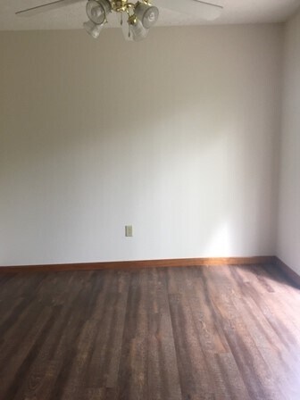 Foto del edificio - 760 Village Dr