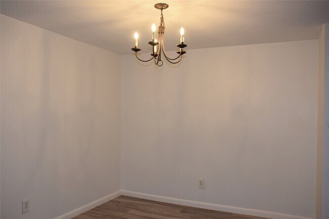 Foto del edificio - 1233 Fairhaven Dr