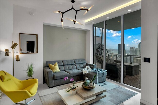 Building Photo - 350 S Miami Ave