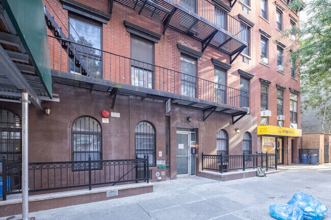 Building Photo - 138-140 E 31st St