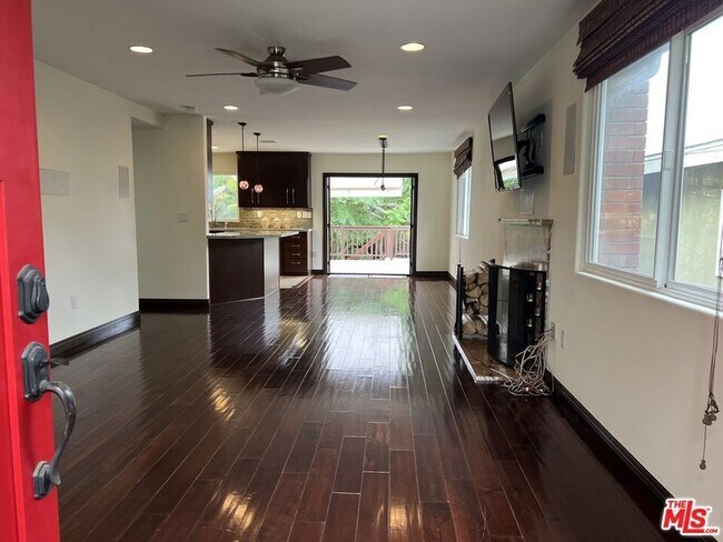 Foto del edificio - 1019 Camino Real