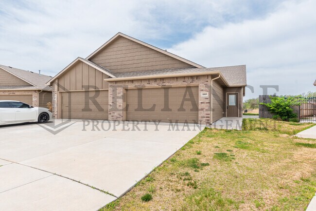 Foto del edificio - 4809 N Hillside Ct