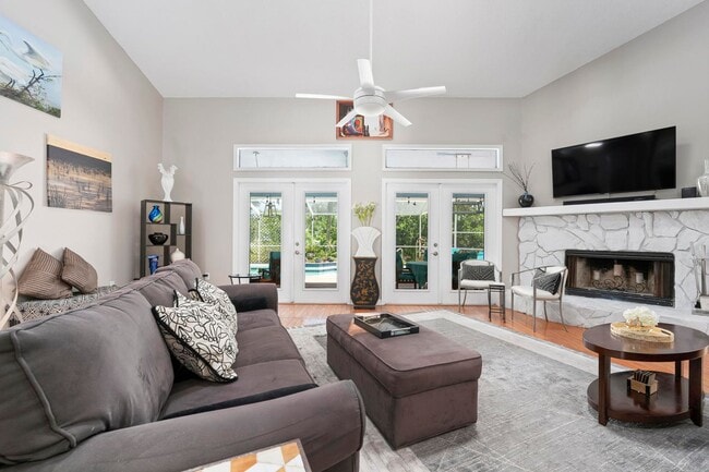 Building Photo - ** STUNNING 4 BEDROOM 2 FULL BATH/ 2 HALF BATH HOME WITH A PRIVATE POOL LOCATED JUST MINUTES FROM...