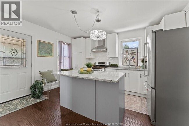Building Photo - 379 Lauzon Rd