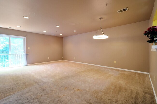 Foto del edificio - 3 bedroom 2.5 Bath In Oxon Hill Ready for ...