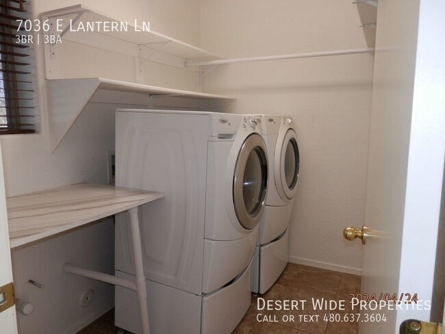 Building Photo - 7036 E Lantern Lane East