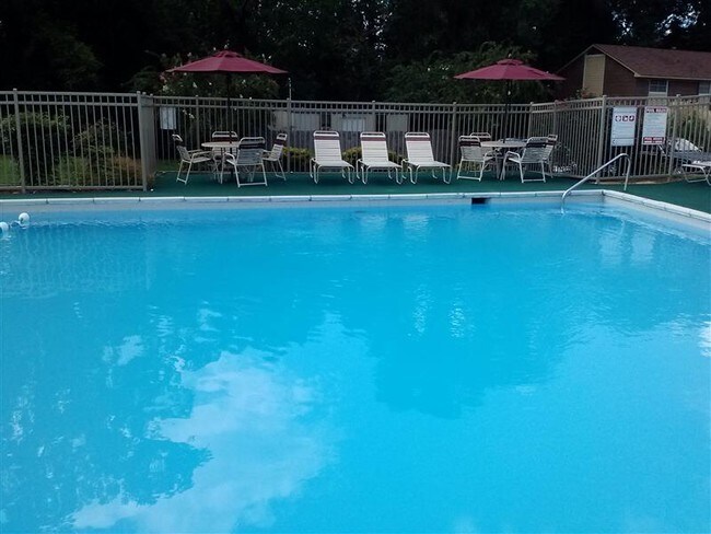 Foto del edificio - 201 Berryman Rd