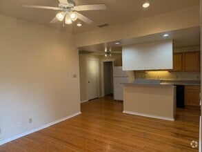 Building Photo - 400 W Lynwood Ave