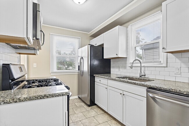 Foto del edificio - 12948 Cunningham St