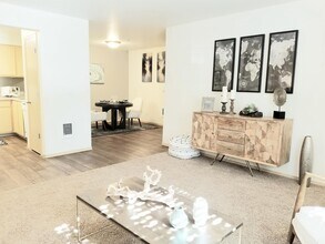 Building Photo - Heron Meadows