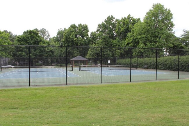 Foto del edificio - 710 Park Ridge Cir