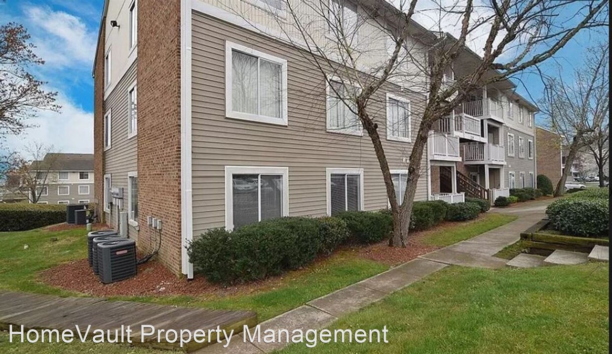 Building Photo - 9548 University Terrace Dr