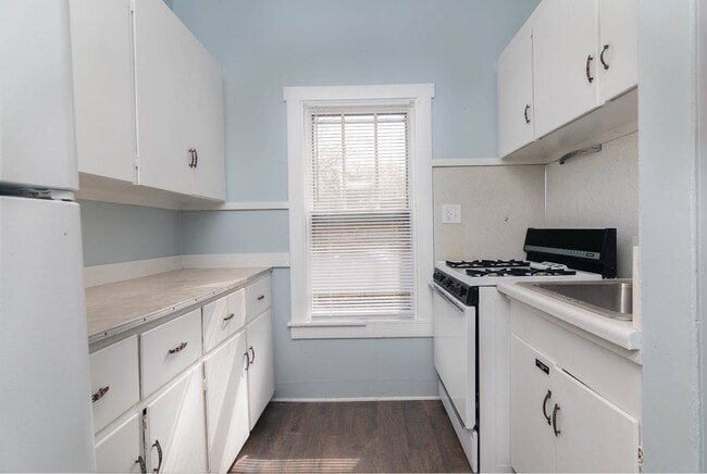 Building Photo - 435 S Westnedge Ct