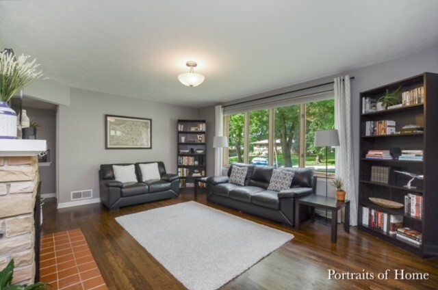 Primary Photo - 305 S Blanchard St