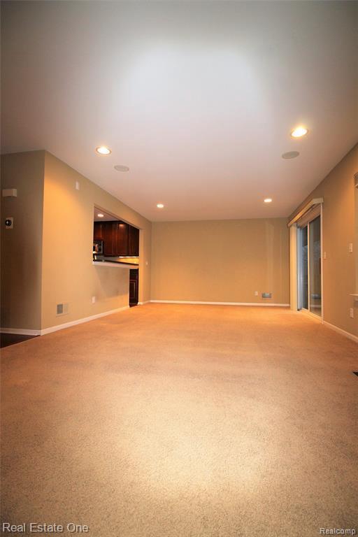 Building Photo - 163 S Vista Dr