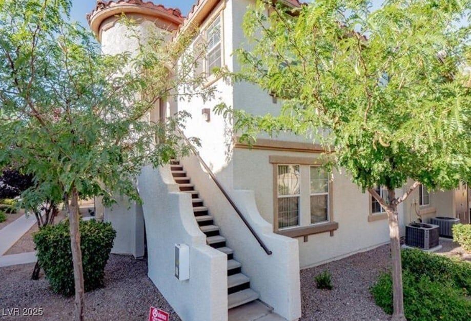 Building Photo - 50 Aura de Blanco St