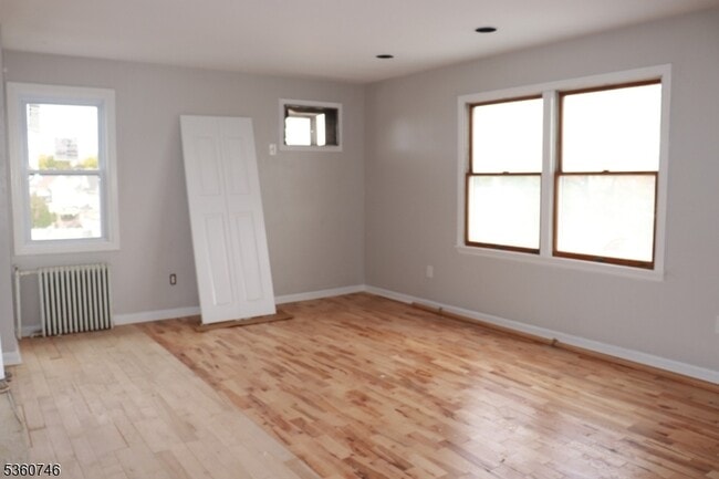Building Photo - 66 Winant Ave