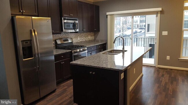 Foto del edificio - 137 Prado Ln