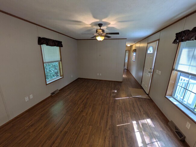 Foto del edificio - 204 Pine Grove Dr