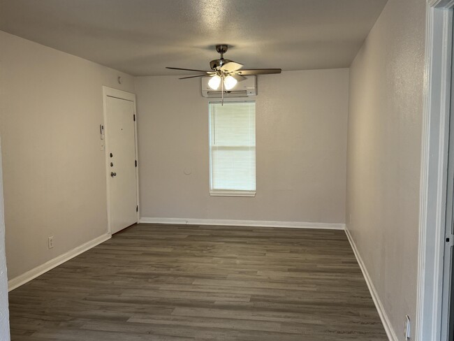 Building Photo - 602 Texan Trail