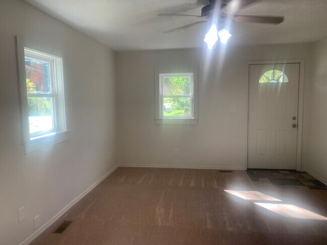 Building Photo - Cozy Home with Lots To Offer