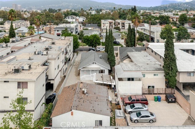 Building Photo - 818 E Windsor Rd