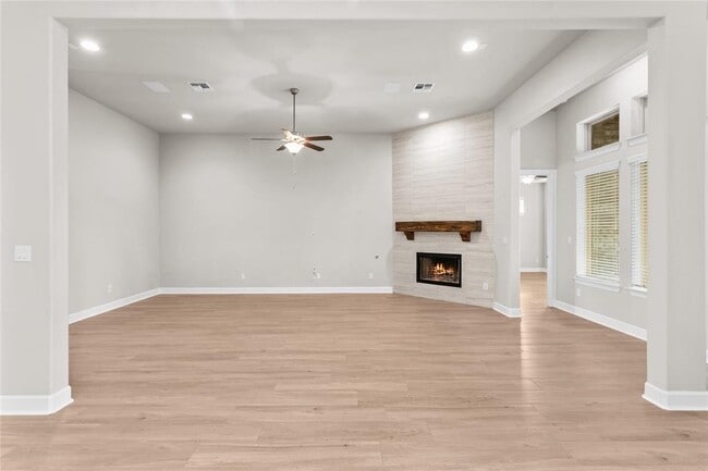 Building Photo - 113 Quartz Dr