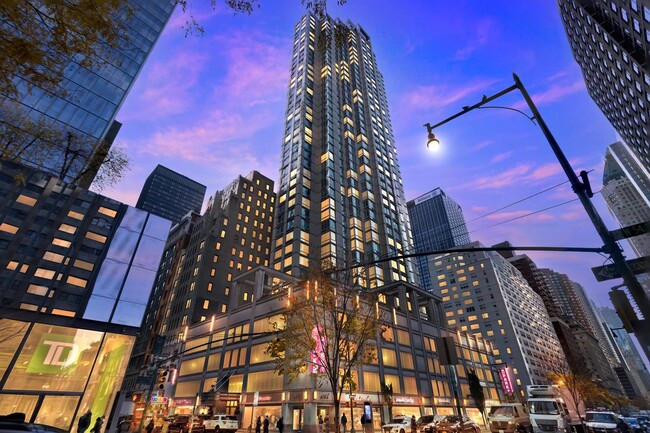 Building Photo - 260 W 54th St