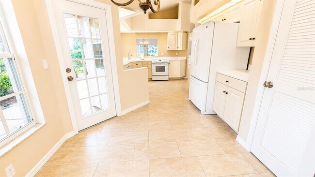 Building Photo - 4096 Lyndhurst Ct