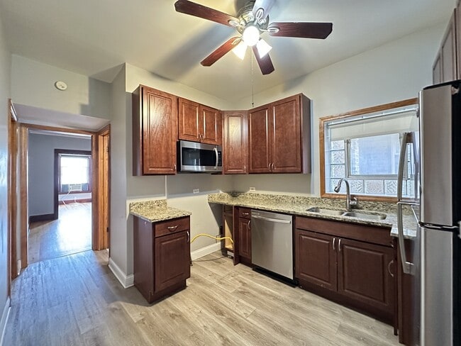 Building Photo - 3530 N Elston Ave