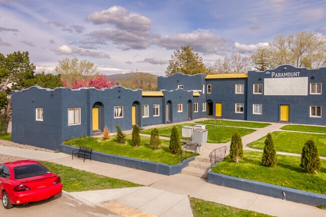 Foto del edificio - 723 W Lewis St