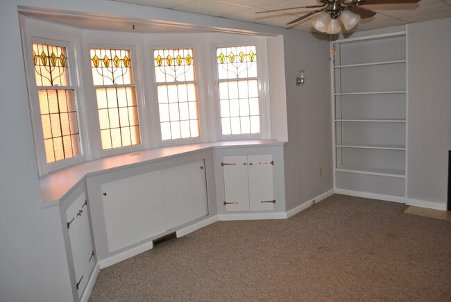 Building Photo - 1323 Quarrier St