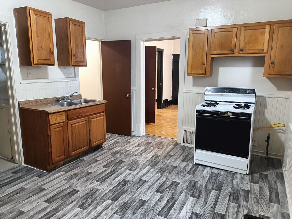 Foto principal - 3 Bedroom Single Family Home